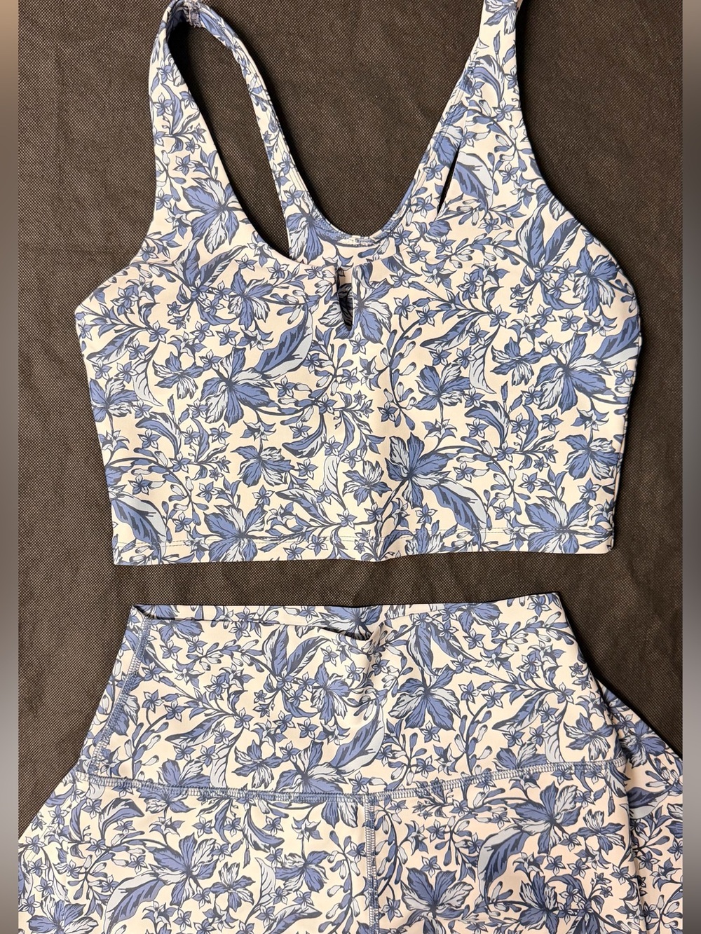 SAGE Collective Blue Floral Two-Piece Activewear Set – Size Medium